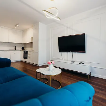3 Bedrooms Premium Bella Blue For 8 Guests With Ac And Free Out Side Parking Apartmán