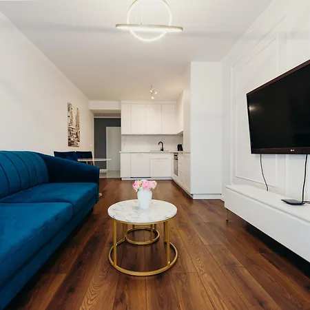 3 Bedrooms Premium Bella Blue For 8 Guests With Ac And Free Out Side Parking Apartmán