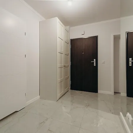 3 Bedrooms Premium Bella Blue For 8 Guests With Ac And Free Out Side Parking Apartmán