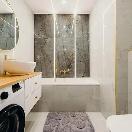 3 Bedrooms Premium Bella Blue For 8 Guests With Ac And Free Out Side Parking Apartmán *