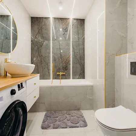 3 Bedrooms Premium Bella Blue For 8 Guests With Ac And Free Out Side Parking Lejlighed