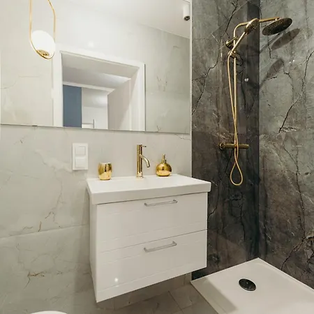 Lejlighed 3 Bedrooms Premium Bella Blue For 8 Guests With Ac And Free Out Side Parking Rzeszów