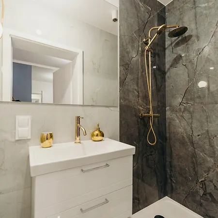 Апартаменты 3 Bedrooms Premium Bella Blue For 6 Guests With Ac And Free Out Side Parking