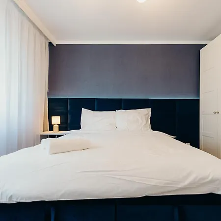3 Bedrooms Premium Bella Blue For 6 Guests With Ac And Free Out Side Parking Апартаменты *