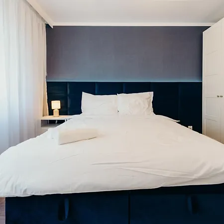 3 Bedrooms Premium Bella Blue For 8 Guests With Ac And Free Out Side Parking *