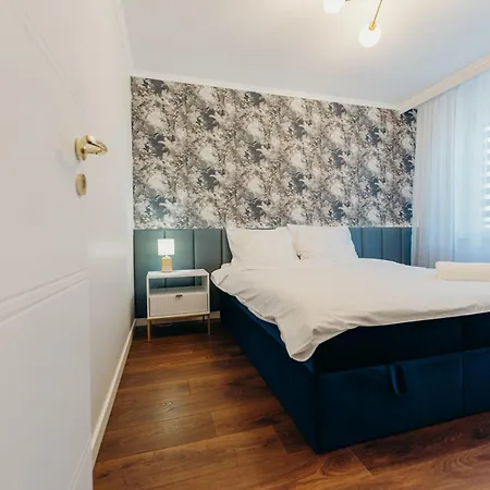 3 Bedrooms Premium Bella Blue For 8 Guests With Ac And Free Out Side Parking Apartmán Rzeszów