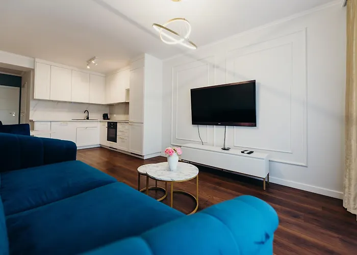 3 Bedrooms Premium Bella Blue For 6 Guests With Ac And Free Out Side Parking Lägenhet