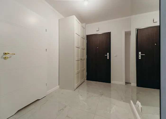 3 Bedrooms Premium Bella Blue For 6 Guests With Ac And Free Out Side Parking Apartman