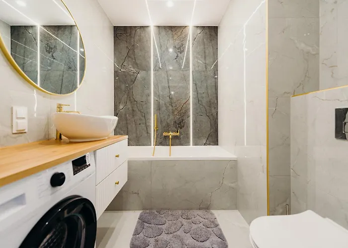 3 Bedrooms Premium Bella Blue For 6 Guests With Ac And Free Out Side Parking Apartman *