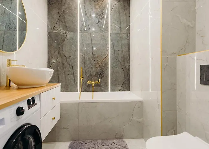 3 Bedrooms Premium Bella Blue For 6 Guests With Ac And Free Out Side Parking Lägenhet