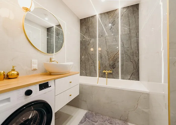 3 Bedrooms Premium Bella Blue For 6 Guests With Ac And Free Out Side Parking Lägenhet