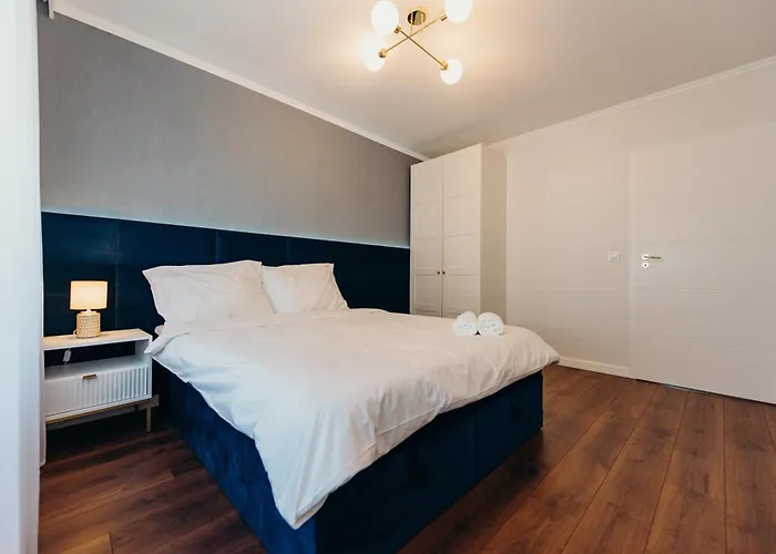 3 Bedrooms Premium Bella Blue For 6 Guests With Ac And Free Out Side Parking * Rzeszów