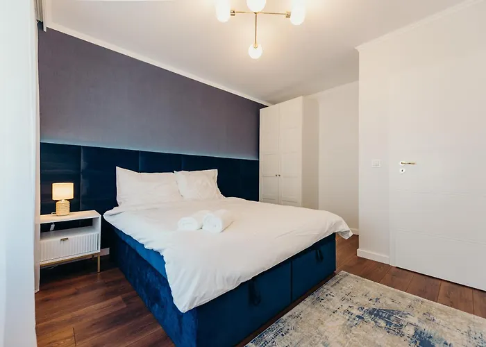 Lägenhet 3 Bedrooms Premium Bella Blue For 6 Guests With Ac And Free Out Side Parking Rzeszów