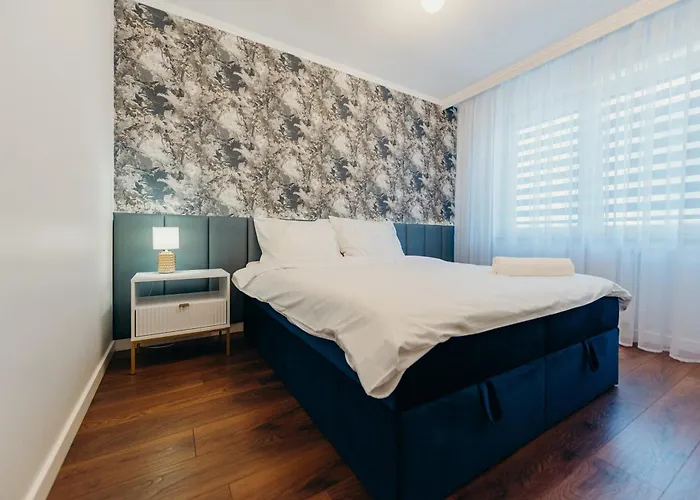 3 Bedrooms Premium Bella Blue For 6 Guests With Ac And Free Out Side Parking Lägenhet *