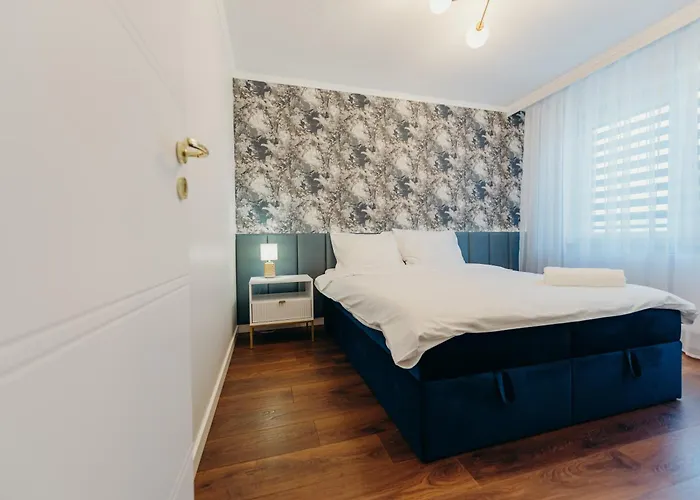 3 Bedrooms Premium Bella Blue For 6 Guests With Ac And Free Out Side Parking Lägenhet Rzeszów